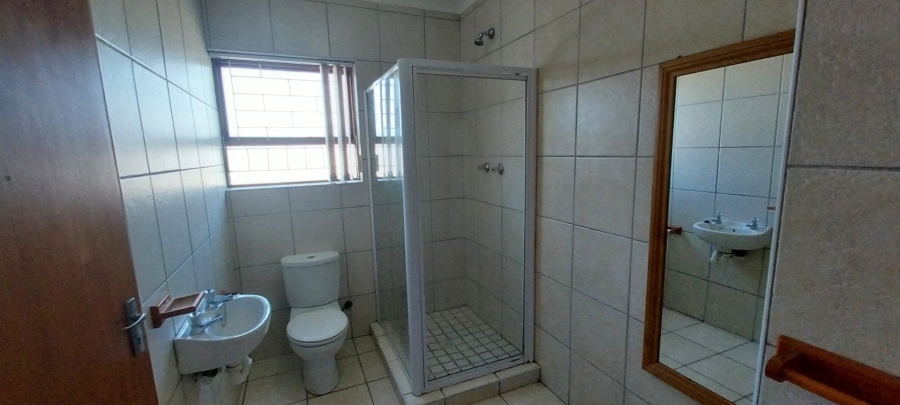 3 Bedroom Property for Sale in Loevenstein Western Cape